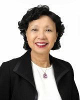 Canadian Plastics Industry Association awards their prestigious 2018 Leader of the Year to Emterra’s Emmie Leung