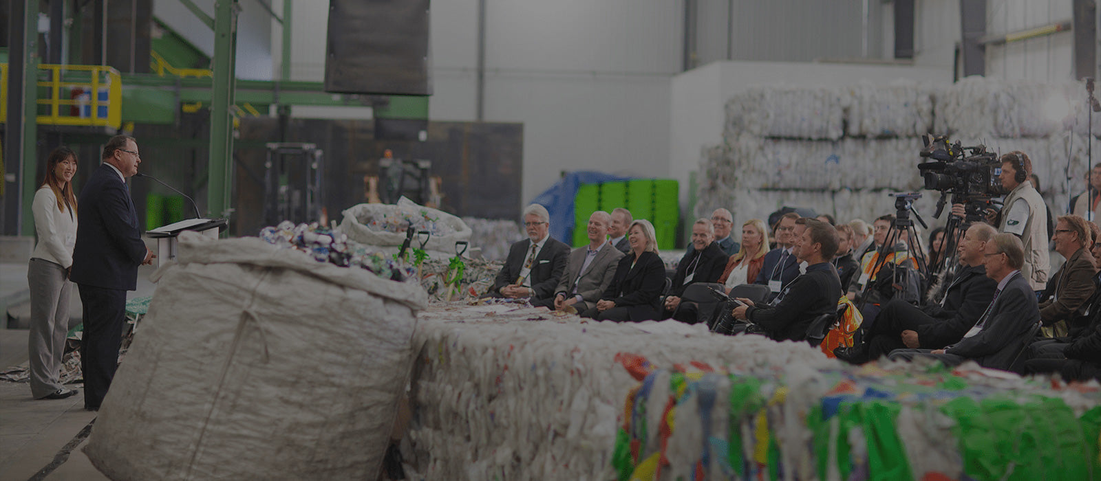 Emterra Group comprises four divisions offering municipal and industrial, commercial and institutional (ICI) customers with a fully integrated approach to collecting, processing and marketing waste, recyclables, organic waste, used tires and more. 